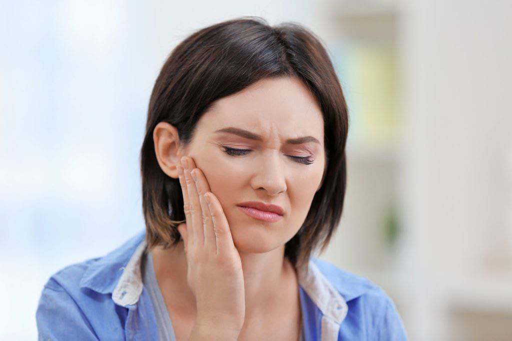 چگونه از حساسیت دندان جلوگیری کنیم؟